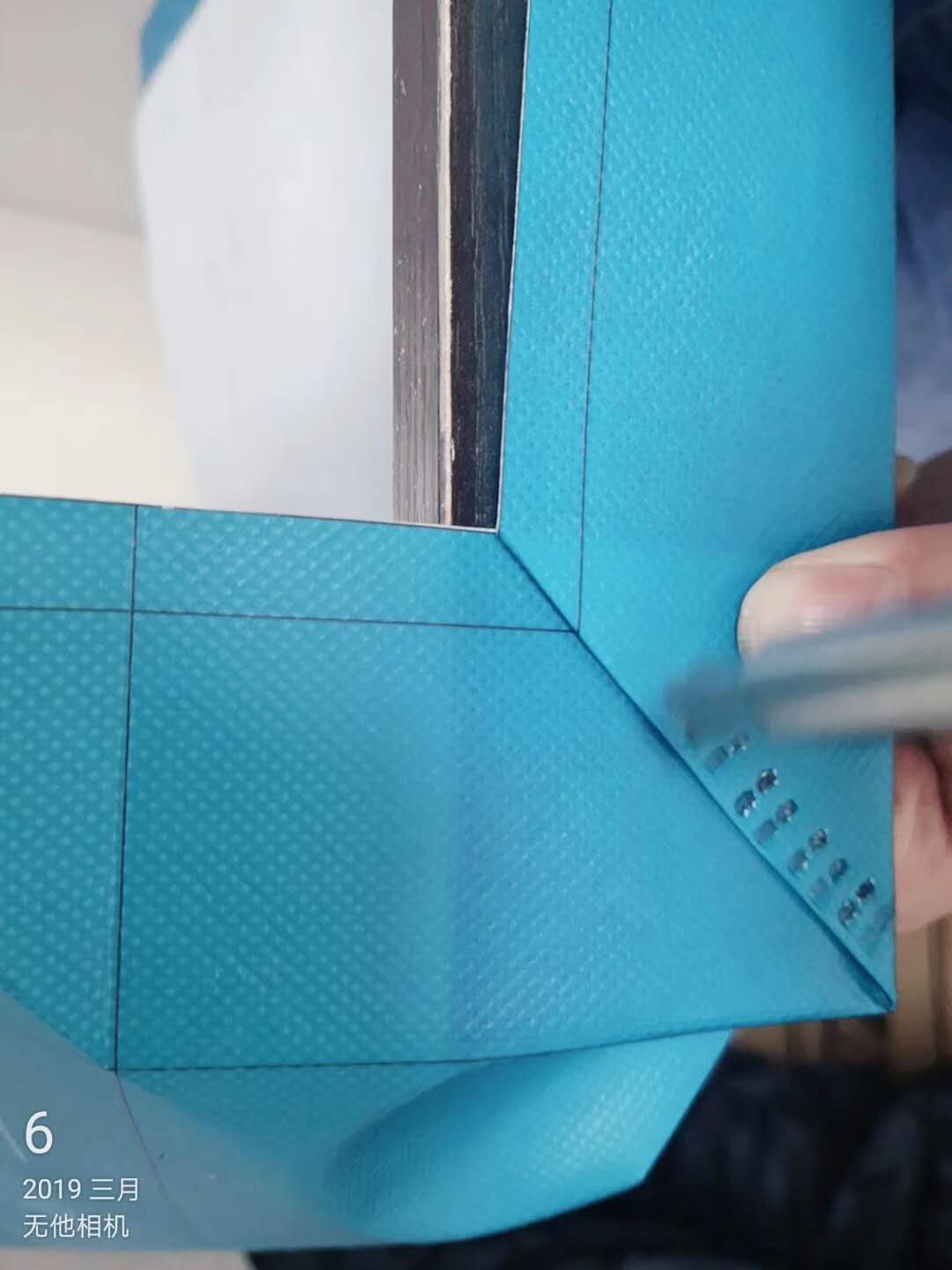 覆膜热压无纺布袋手工样打样中